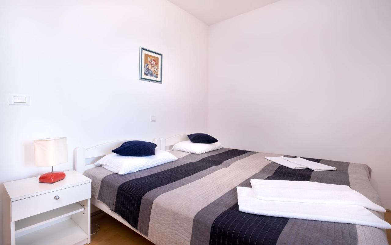 Apartments Katica Mlini Luaran gambar